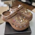 Sandália Crocs Plataforma Com Bottons marrom - comprar online