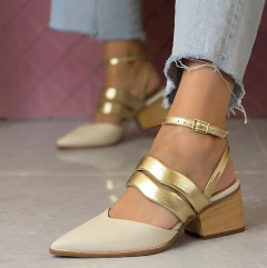 Slingback em couro off-white e dourado - loja online