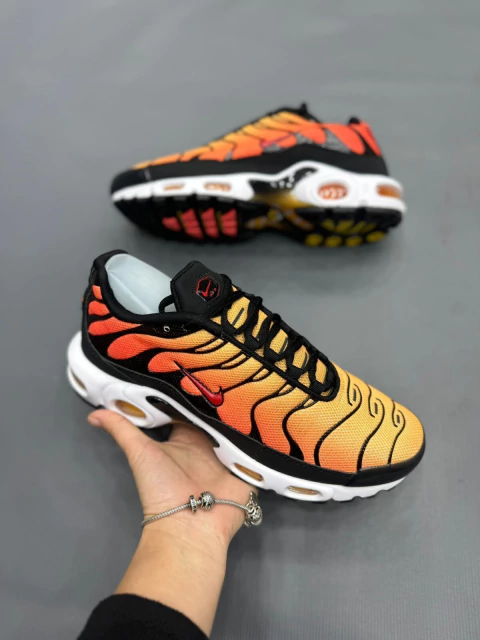 TÊNIS NIKE TN