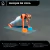 Mujer haciendo yoga con bloques de goma eva en una colchoneta.