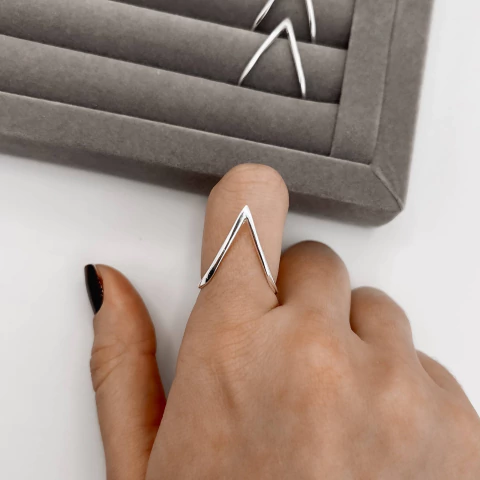 ANEL EM V ALONGADO | PRATA 925 - comprar online