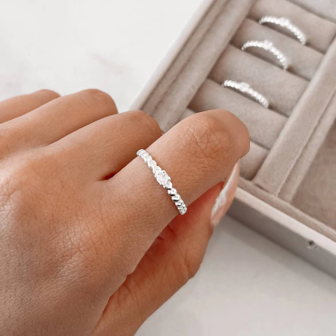 ANEL SOLITÁRIO ARO MINI CORAÇÕES | PRATA 925 - comprar online