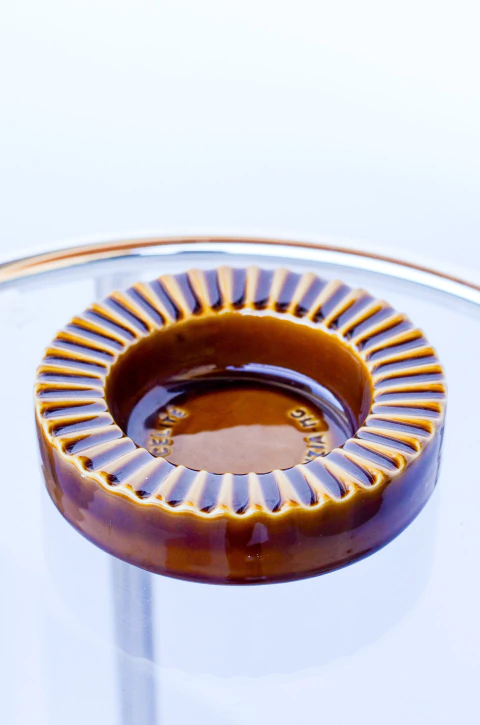 Cinzeiro marrom Celite em porcelana - comprar online