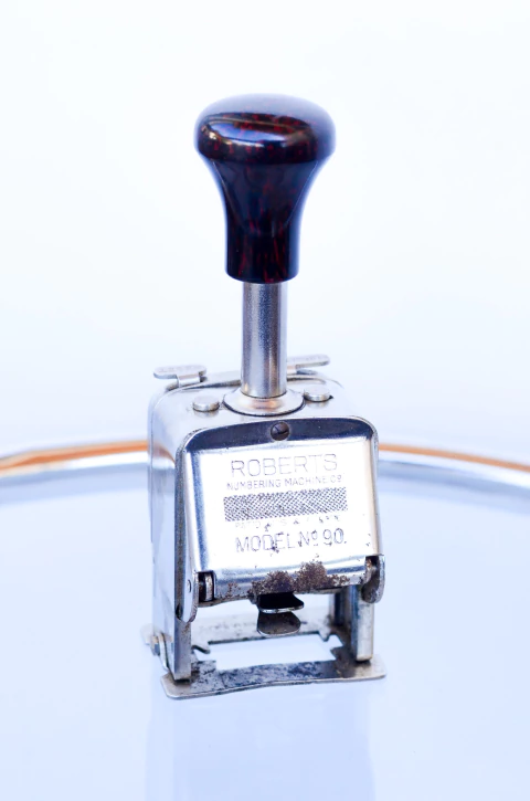 Máquina de numeração manual Roberts vintage - comprar online