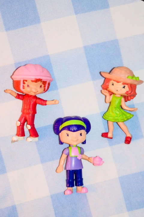 Trio bonecas Moranguinho por Mc Donalds - comprar online