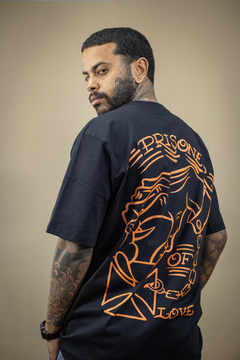 Camiseta - Prisioner of love - Preta