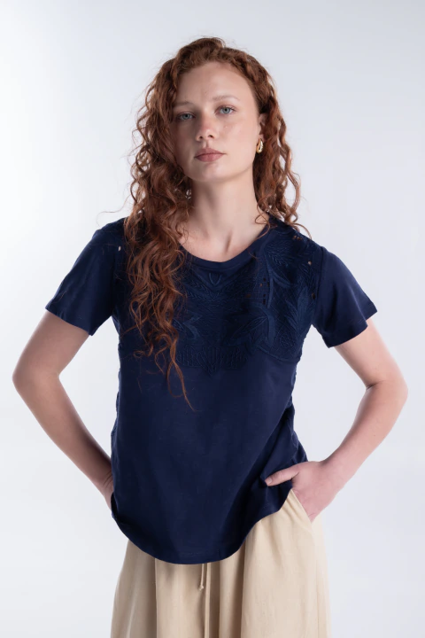 REMERA TROPEA