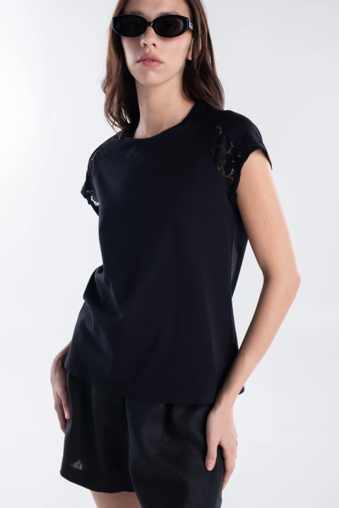 REMERA ELFO