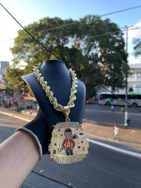 Corrente elo BAHIANO 25 mm 75 cm + Pirgente personalizado peça em moeda antiga faça pagamento e mande no WhatsApp como vc quer as nomes escritos