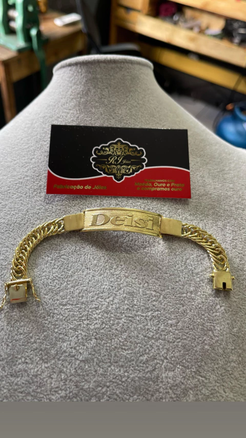 Bracelete personalizado moeda antiga faça o pagamento e mande nome pelo WhatsApp