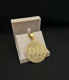 Pingente personalizado faça pagamento e mande print do modelo no WhatsApp na internet