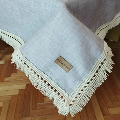 Mantel Antiderrame Gris con Flecos - Paula Home