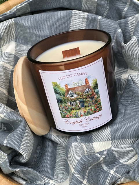 Vela "English Cottage" Neutra - comprar online