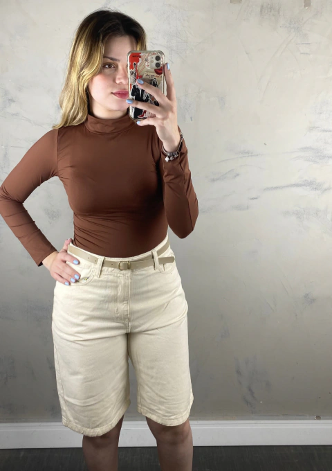 Jorts Feminino Jeans Jeans Off-White com Cinto