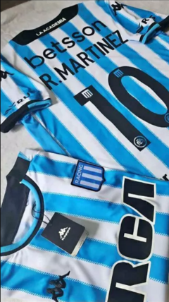 PROMO 3X1 EN RACING: CAMISETA TITULAR 2025 + CAMISETA SUPLENTE 2025 Y SHORT DE REGALO! en internet