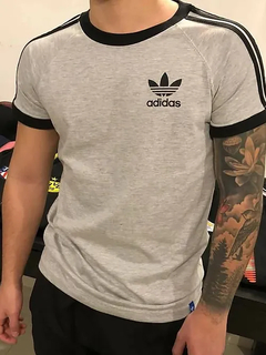Imagen de REMERA ADIDAS RETRO - !PROMO 2X1!