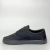 Tênis Vans Authentic preto, com design clássico e solado preto, ideal para o dia a dia.
