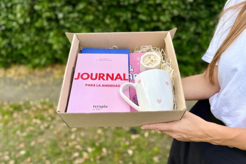 Combo BOX Journal Ansiedad, Gratitud y Chill & Colorear - comprar online