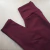 Calça legging lisa flanelada térmica na cor bordô.
