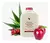 Garrafa de suco de Aloe Vera sabor uva com maçã, ao lado de maçãs e folhas de aloe vera.