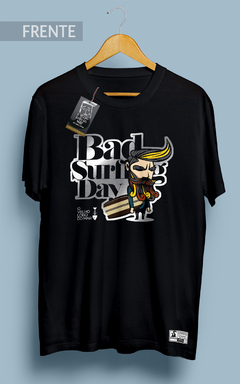Camiseta BAD SURFING DAY - O Velho Lobo do Mar