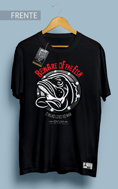 Camiseta BEWARE OF THE FISH - O Velho Lobo do Mar