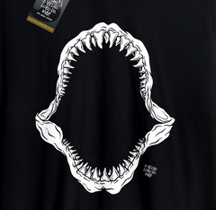 Camiseta JAWS - O Velho Lobo do Mar