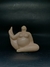 ESCULTURA YOGA EM CERAMICA MART 13823