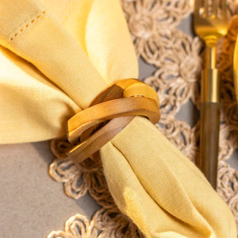 CJ. 4 ANÉIS DE GUARDANAPO ARGOLAS DE MADEIRA