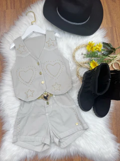 Conjunto Infantil Sarja Bege Colete e Short C/ Cinto Boiadeira Country - loja online