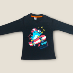 REMERA MANGA LARGA SKATE NEGRA