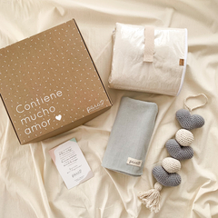 GIFT BOX - Gris con colgante corazón