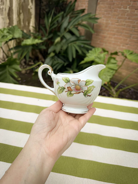 Leiteira flores - comprar online