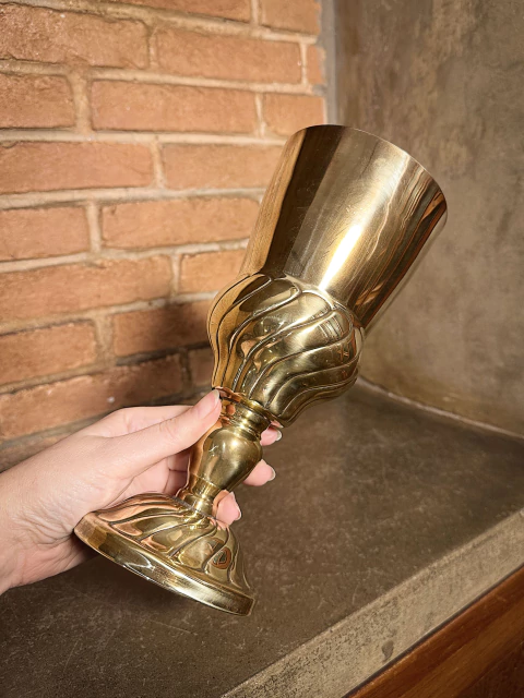 Vaso em metal dourado - comprar online