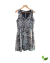 Vestido Curto Estampado Cinza Shoulder - comprar online