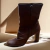 Bota Cano Baixo de Salto de couro Marrom
