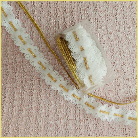 Renda Branca elástica com Soutache Dourado
