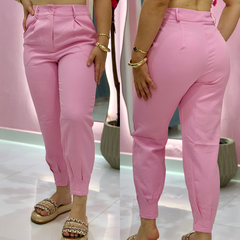Calça cenoura alfaiataria