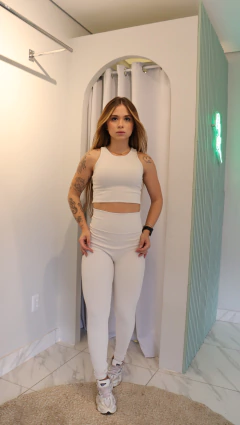 CONJUNTO BLACKOUT OFF WHITE na internet