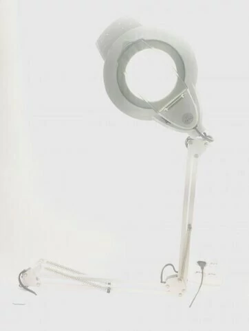 Luminária led com lupa