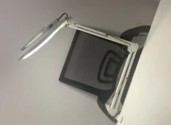 Luminária led com lupa na internet