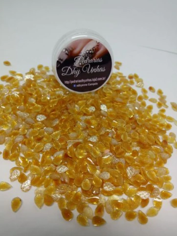 Pacote com aprox. 10 Gota Glitter