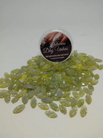 Pacote com aprox. 10 Navete Glitter