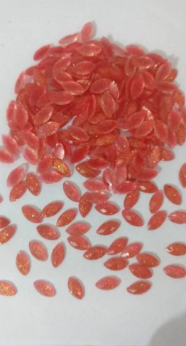 Pacote com aprox. 10 Navetes Gliter