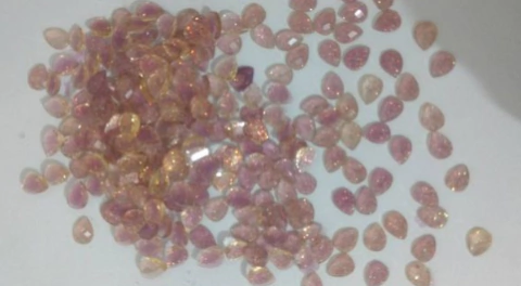 Pacote com Aprox. 20 Gotas Gliter