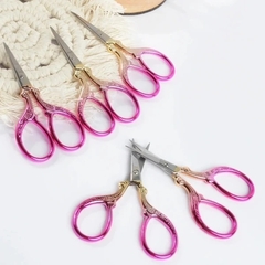 Tesoura Degradê Rosa Para Cortar Molde - comprar online