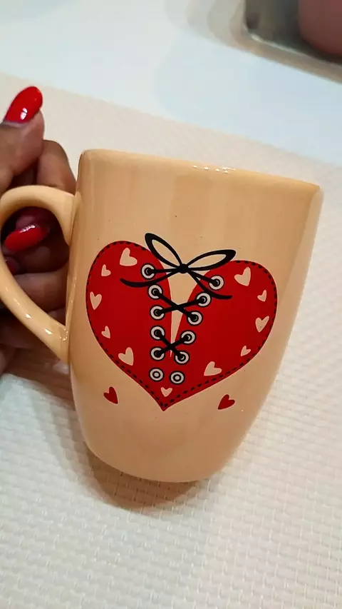 Taza Bombé San Valentin - Corazón cordones - comprar online