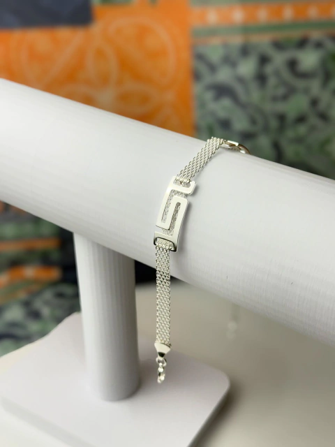 Pulseira Com Detalhes Charmosos Banhada a Prata 70