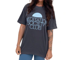 CAMISETA REGULAR MEDITATION na internet