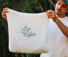 BOLSA DE MOLETOM LOVE IS MY RELIGION - PUJA